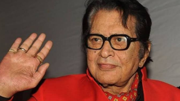 Bollywood : బాలీవుడ్ లో మరో విషాదం.. ప్రముఖ దర్శకుడు కన్నుమూత..!