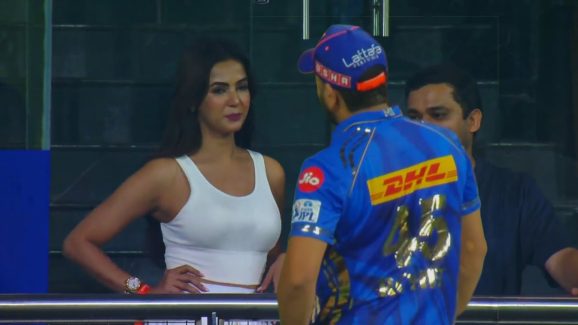 Sonal Chauhan shocked: బాలయ్య హీరోయిన్ వెంటపడుతున్న రోహిత్ శర్మ ?