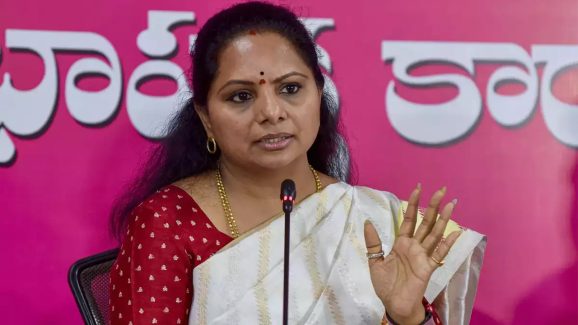Telangana politics: క‌విత‌కు ఉద్యమ‌కారుల షాక్.. గ్యాప్ పెరుగుతోందా?