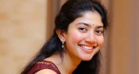 Anjali :  బ్లూ కలర్ టైట్ డ్రెస్ లో అంజలి లేటెస్ట్ లుక్.. చూపు తిప్పుకోలేరు..