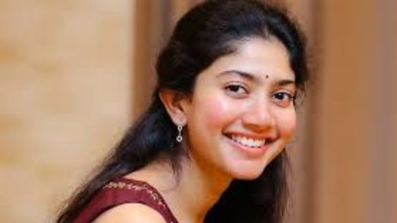 Sai Pallavi : సీతమ్మ దారి తప్పుతుందా…? మళ్లీ ఇలాంటి సినిమాకు సైన్ చేసింది ఏంటి..?