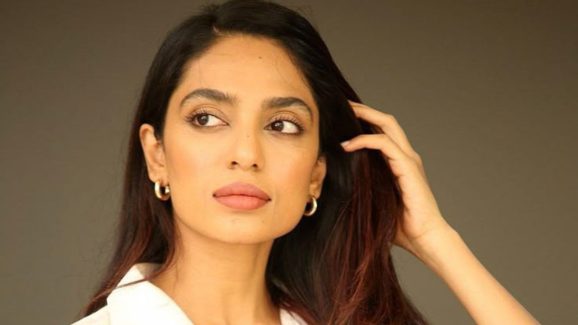 Sobhita : సమంత కుక్కతో శోభిత.. అది నీ రేంజ్ అంటూ ఫ్యాన్స్ కామెంట్స్..