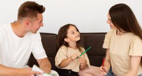 parenting tips: పిల్లలకు రూల్స్ కాదు.. ఈ కండిషన్స్ అలవాట్లు చేస్తే ఎంతో బుద్దిగా పెరుగుతారు..