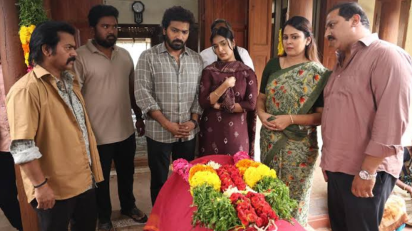 OTT Movie : బో** సీన్స్ తో మూవీ స్టోరీ.. ఫ్యామిలీతో మాత్రం అస్సలు చూడకండి..