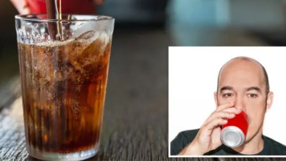 Hair Fall With Drinks: కూల్ డ్రింక్స్‌‌ తాగుతున్నారా ? అయితే బట్టతల రావడం ఖాయం !