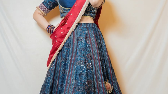 Sreemukhi : ట్రెడిషినల్ లుక్ లో రాములమ్మ అందాలు చూడతారమా.. భలే ఉంది కదా..