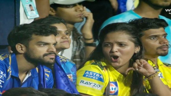 MI vs CSK : ముంబై ఇండియన్స్ ఫ్యాన్స్ ను ర్యాగింగ్ చేసిన లేడి.. ఫోటో వైరల్