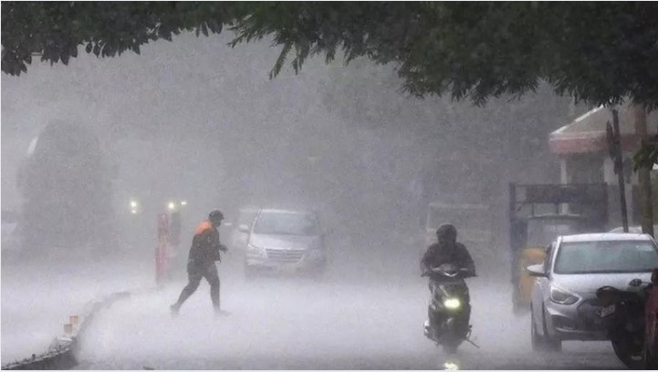 Weather News: వాతావరణంలో మార్పులు.. తెలుగు రాష్ట్రాలకు వాన కబురు