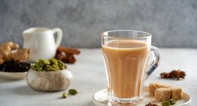 Tea: ఎర్రని ఎండలో కప్పు టీ తాగడం వల్ల అలా జరుగుతుందని తెలుసా?