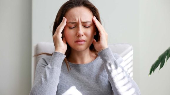 Summer Headache: వేసవిలో విపరీతమైన తల నొప్పి.. డాక్టర్లు చెప్పే కారణం అదే..