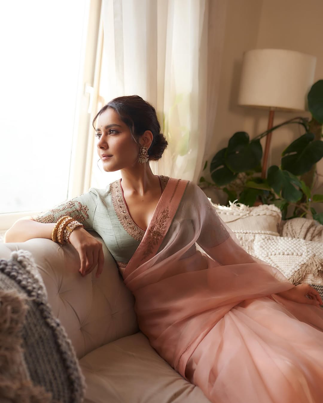 Raashii Khanna ( Source/ Instagram ) Raashii Khanna Photo Gallery