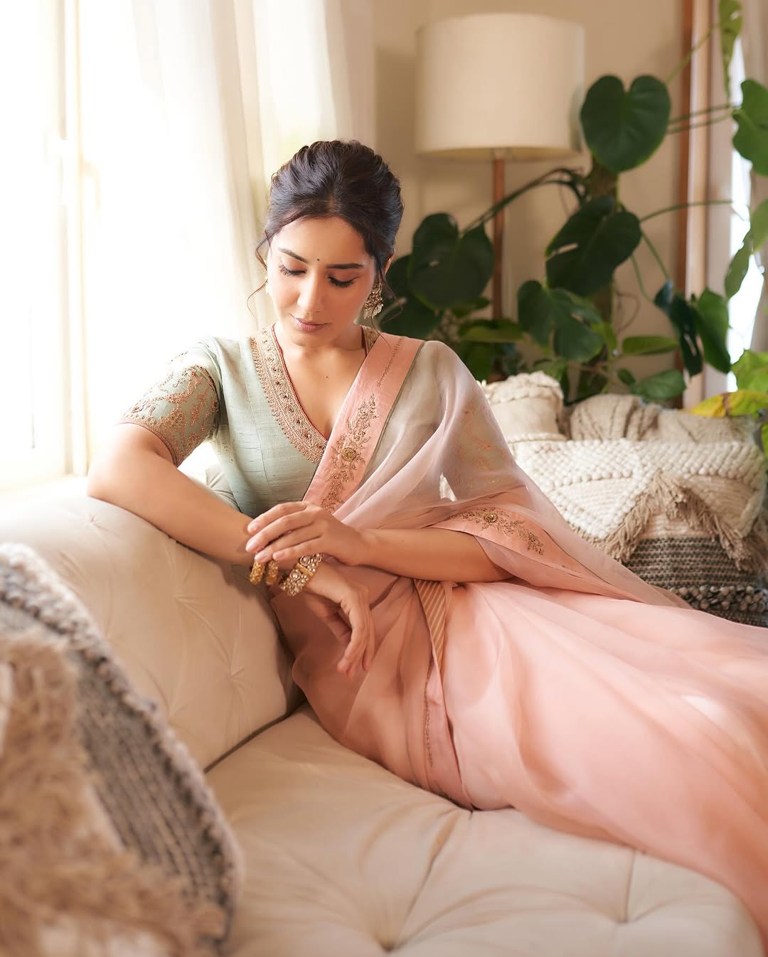 Raashii Khanna ( Source/ Instagram ) Raashii Khanna Photo Gallery