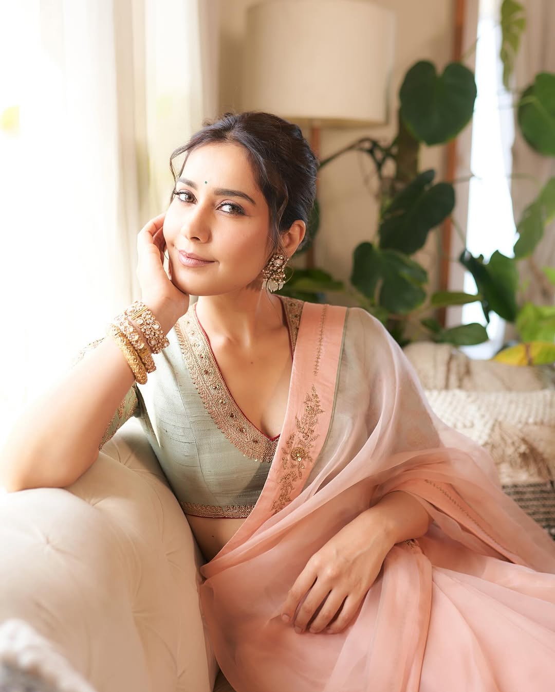 Raashii Khanna ( Source/ Instagram ) Raashii Khanna Photo Gallery