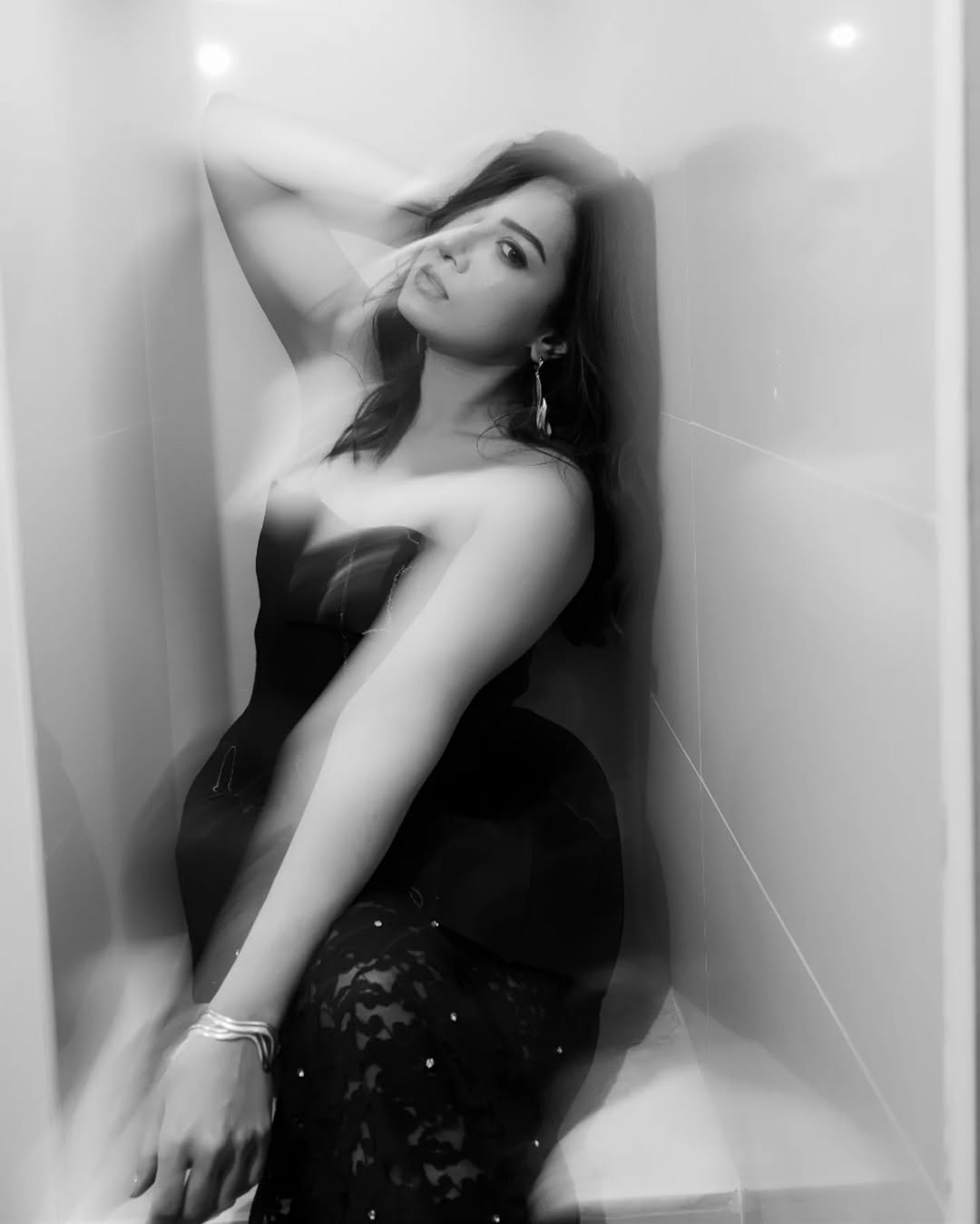 Actress Catherine Tresa Photo gallery