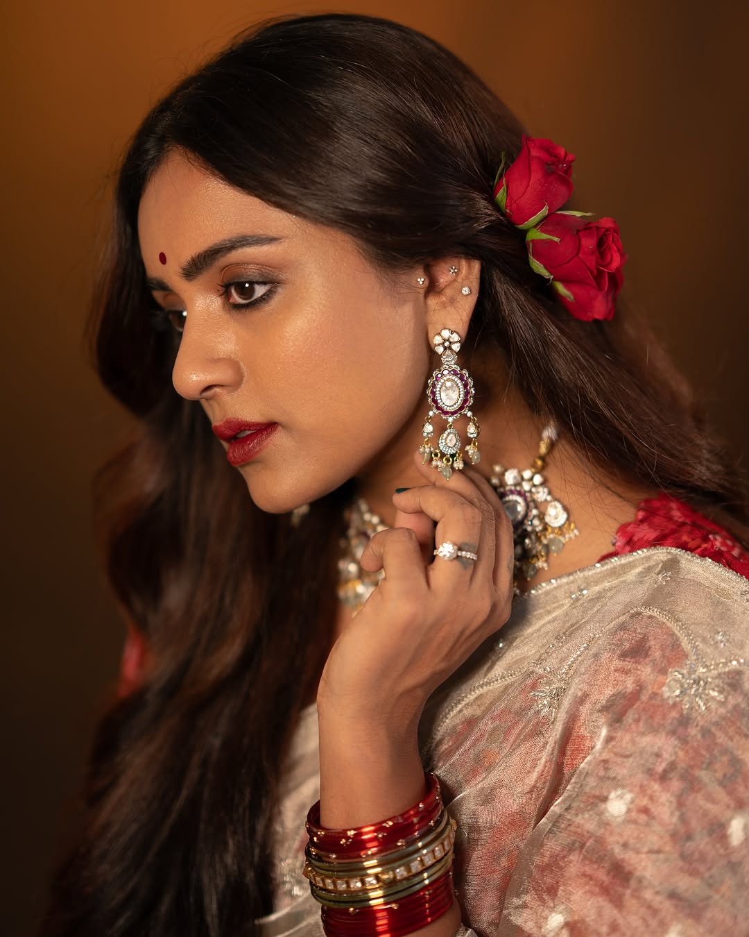 Actress Vithika Sheru Photo Gallery
