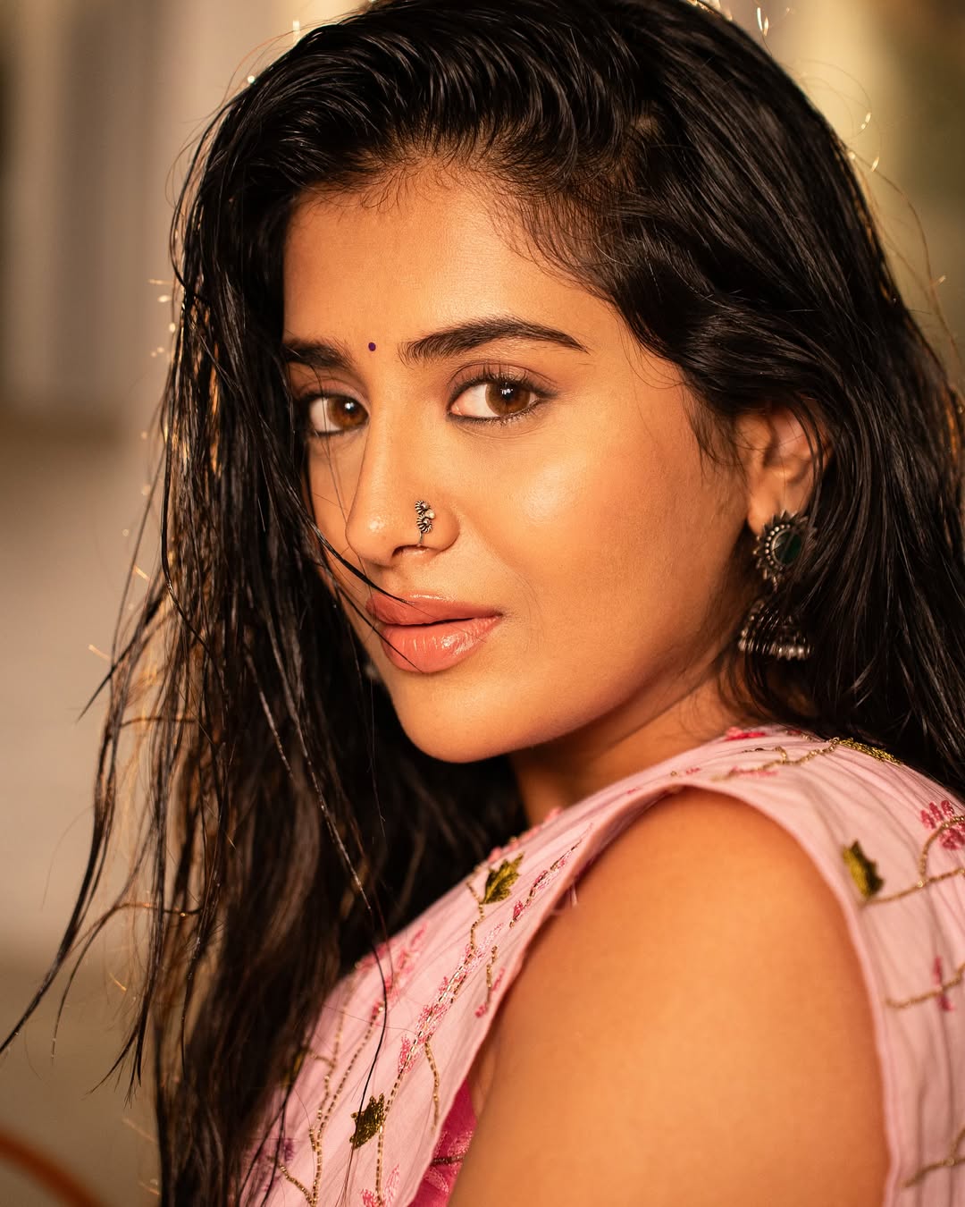 Actress Raashi Singh Photo Gallery