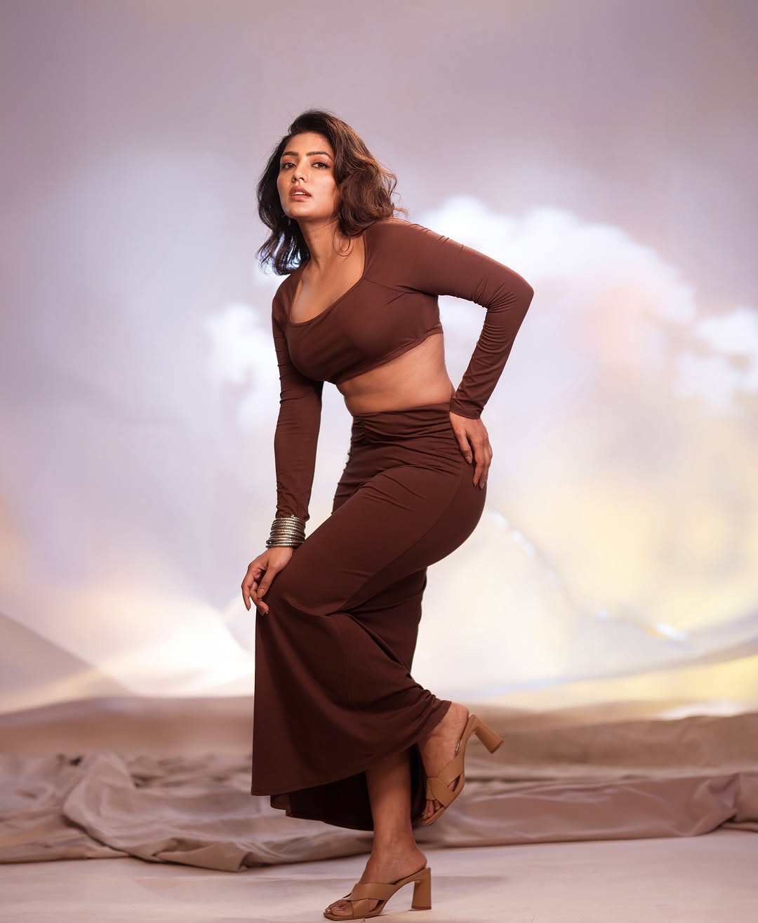 Actress Eesha Rebba Photo Gallery
