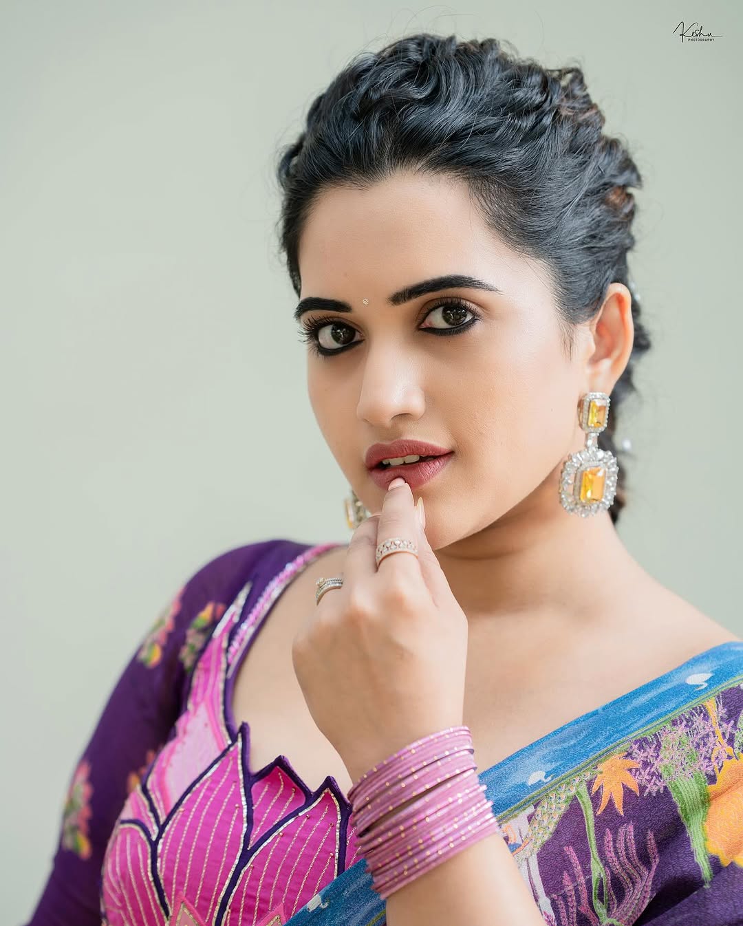 Sravanthi Chokarapu Photo Gallery