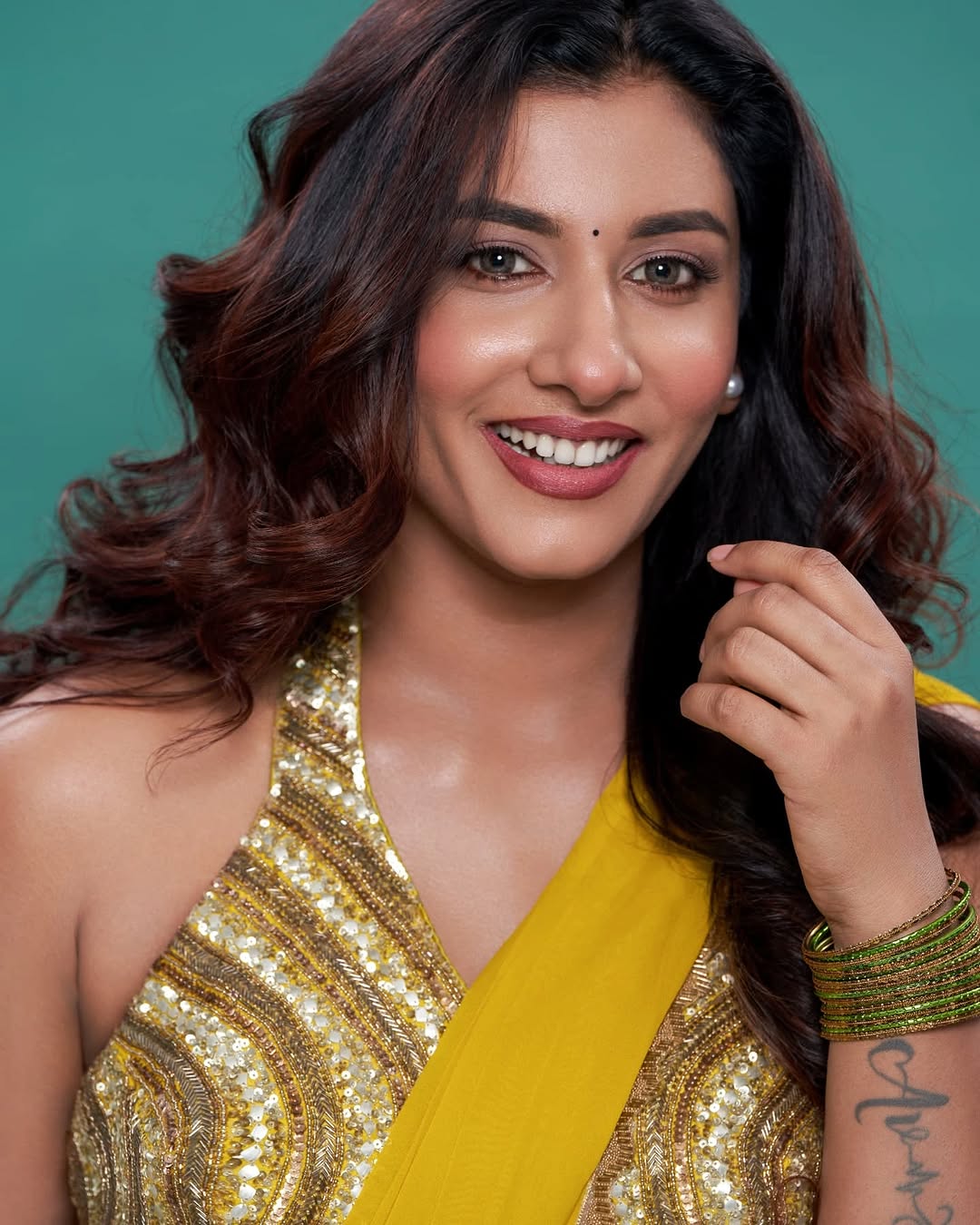 Actress Vishnu Priya Photo Gallery
