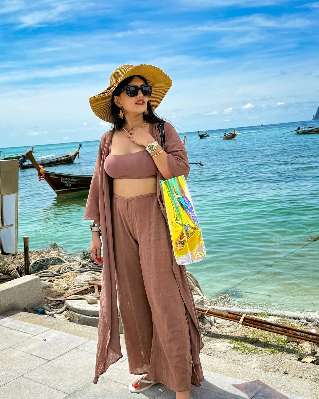 Actress Sravanthi Chokarapu Photo Gallery