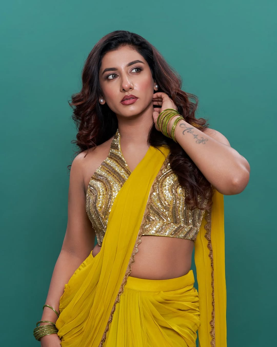 Actress Vishnu Priya Photo Gallery