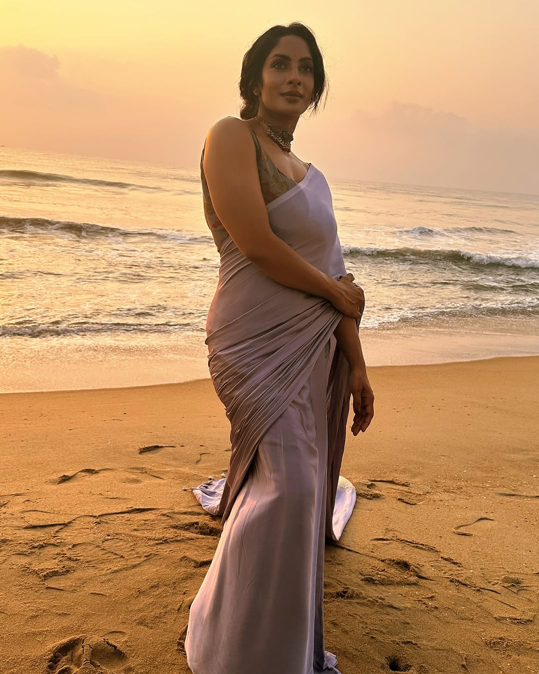 Sriya Reddy photo Gallery