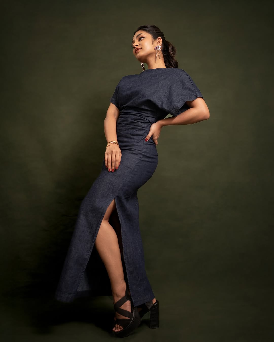 Actress Ivana Photo Gallery