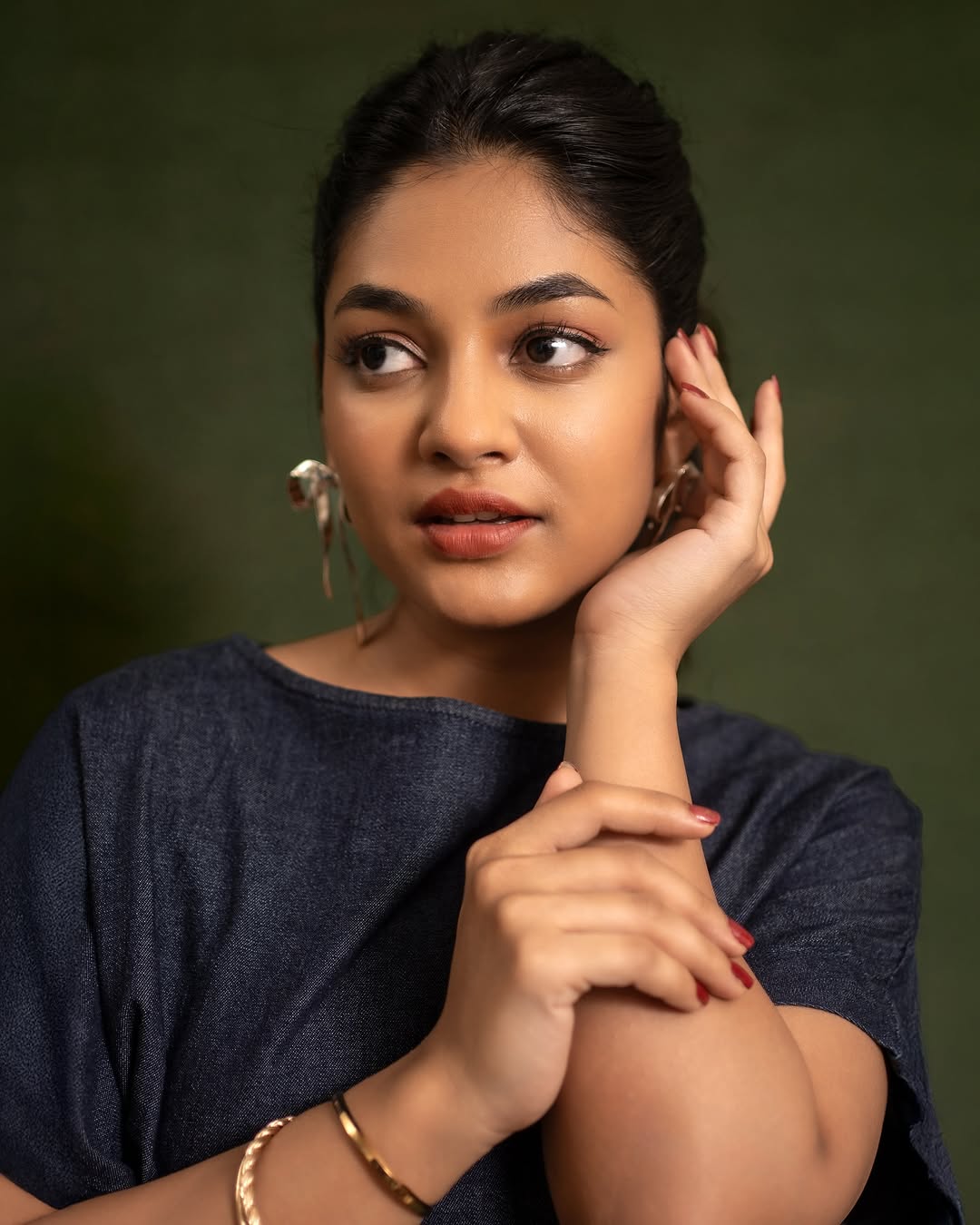 Actress Ivana Photo Gallery