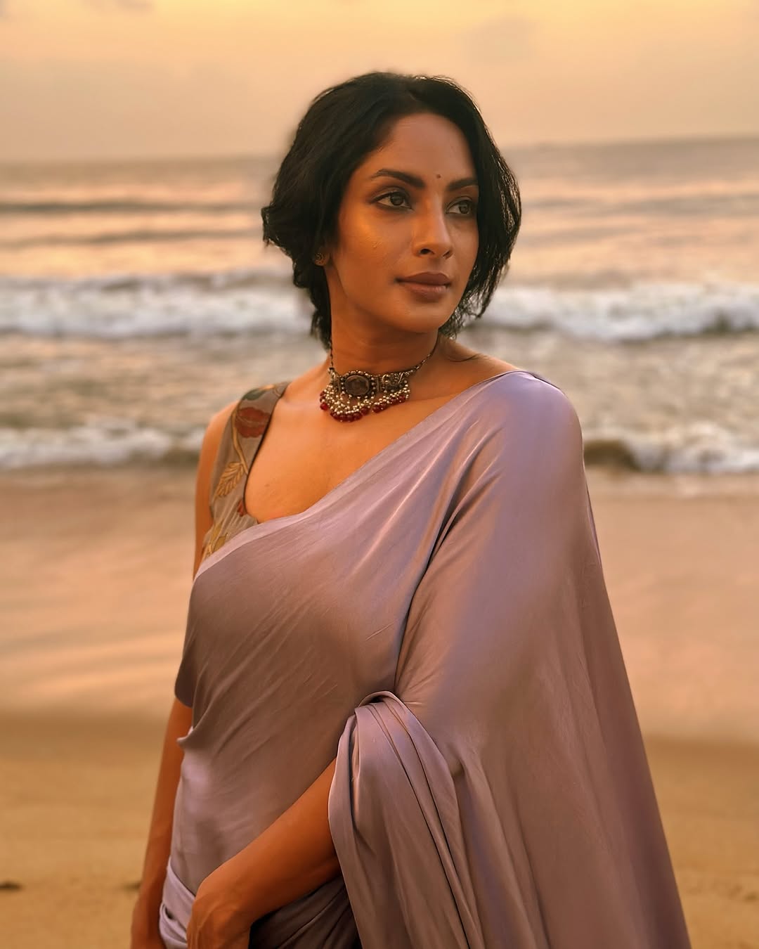 Sriya Reddy photo Gallery