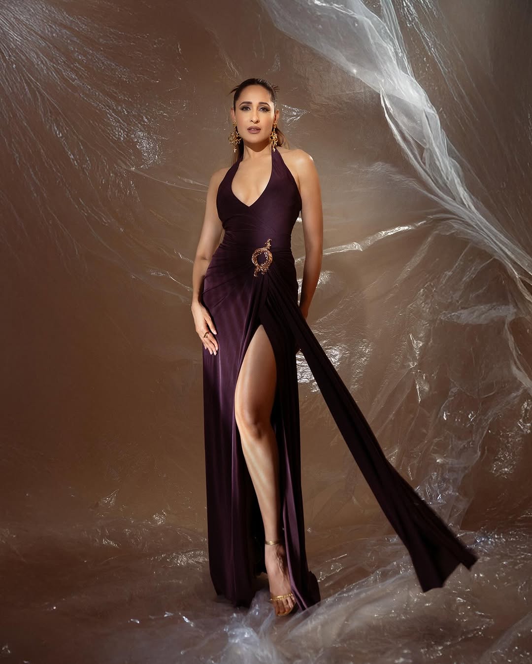 Pragya Jaiswal Photo Gallery