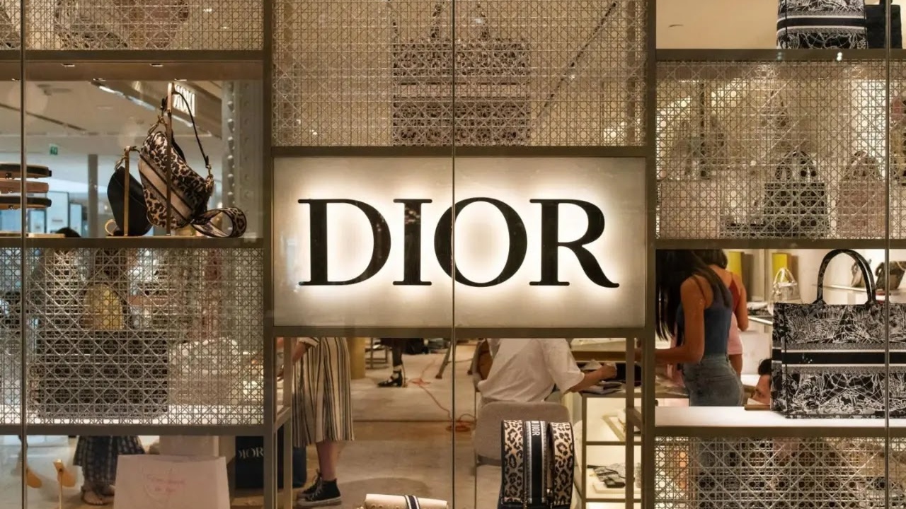 Luxury Brand: ఆ లగ్జరీ బ్రాండ్స్ మీ జేబులకు ఎలా చిల్లు పెడుతున్నాయో తెలిస్తే షాక్ అవుతారు