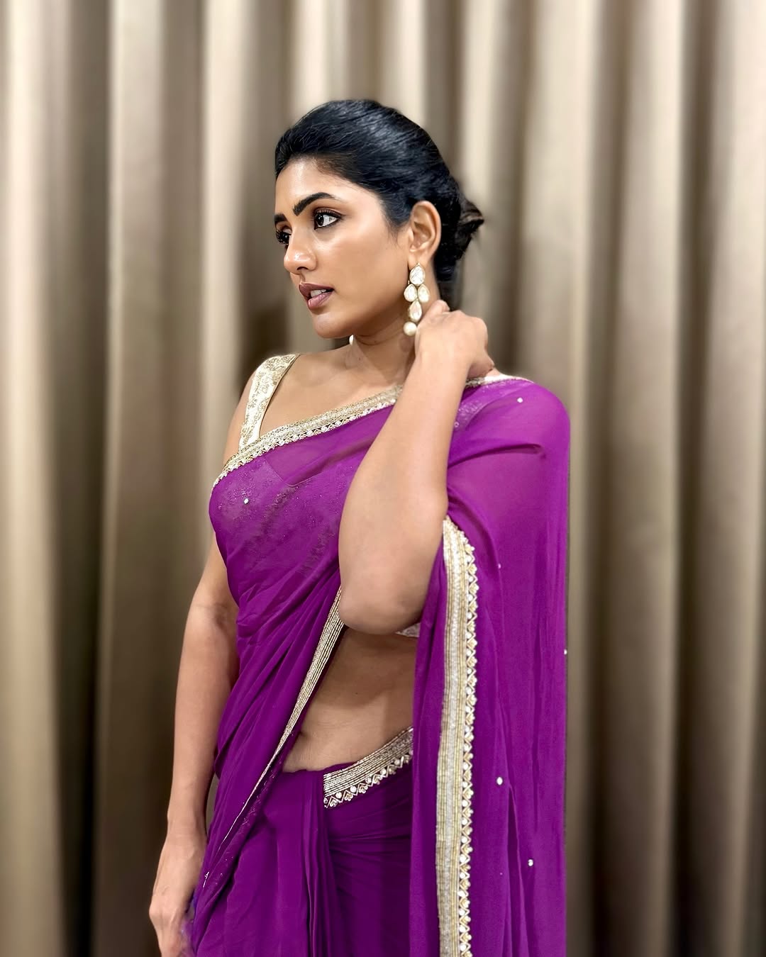 Eesha Rebba ( Source / Instagram) Eesha Rebba Photo Gallery