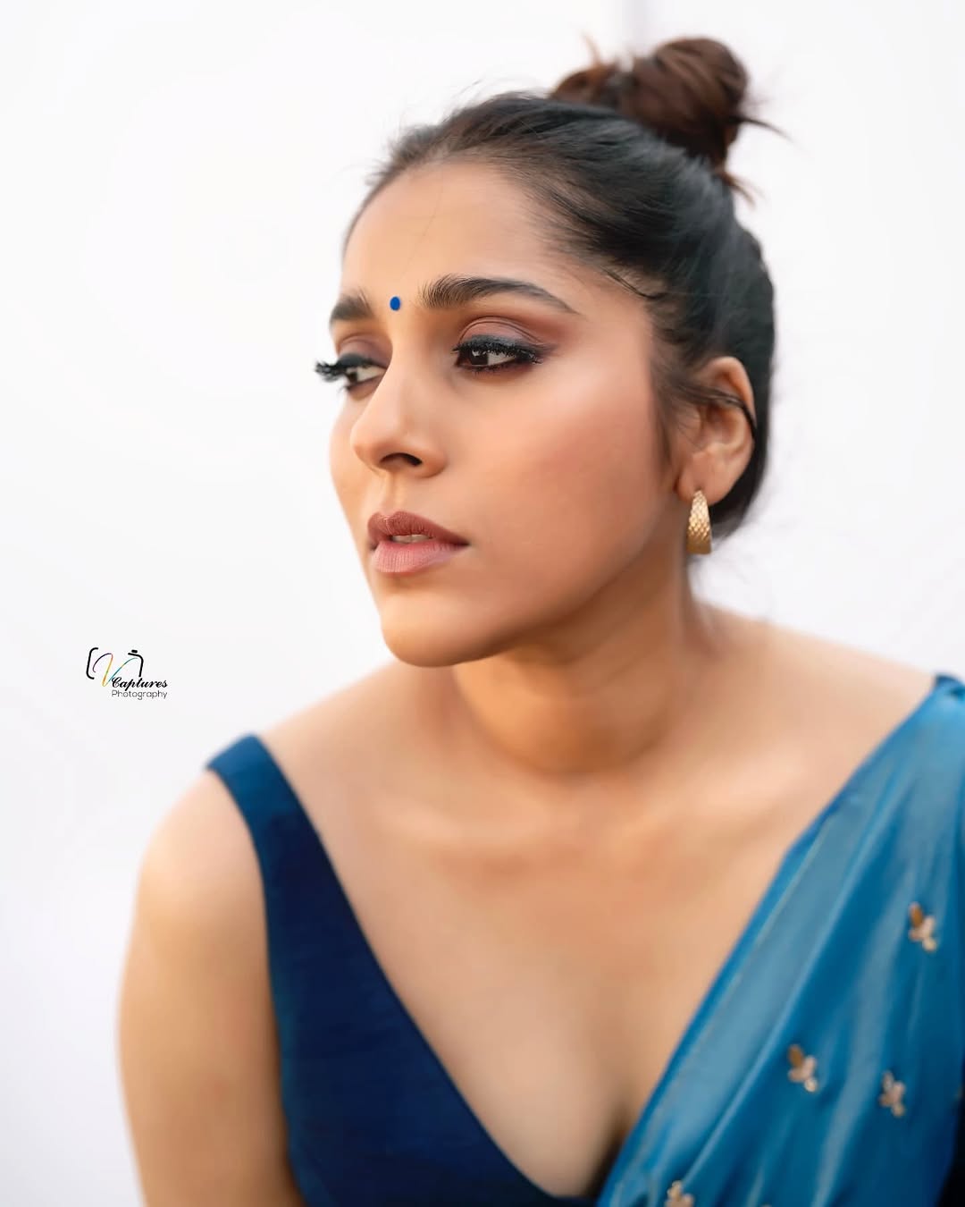 Actress Rashmi Gautam Photo Gallery