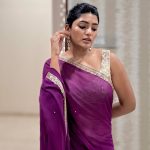 Eesha Rebba : చీరలో చిలిపి నవ్వుతో మతిపోగొడుతున్న తెలుగు అమ్మాయి ఈషా రెబ్బా..