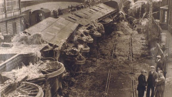 Train  Accident: రెండు రైళ్లు ఢీ.. కానీ, అందరూ సేఫ్.. ఈ అద్భుతం ఎక్కడ జరిగింది?