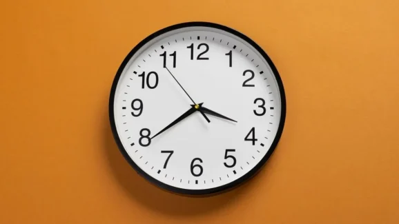 Clock: గడియారంలో గంటల ముల్లు అంత చిన్నగా ఎందుకు ఉంటుందో తెలుసా?