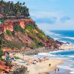 Place With Beach And Mountains: సముద్రం, కొండలు కలిసే చోటు.. అబ్బబ్బా చూడటానికి రెండు కళ్లు సరిపోవు !