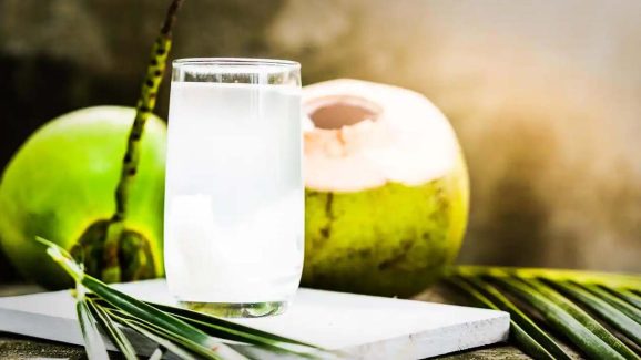 Coconut Water: కొబ్బరి నీళ్లు సూపర్ డ్రింక్.. వీటిలోని పోషకాల గురించి తెలుసా ?