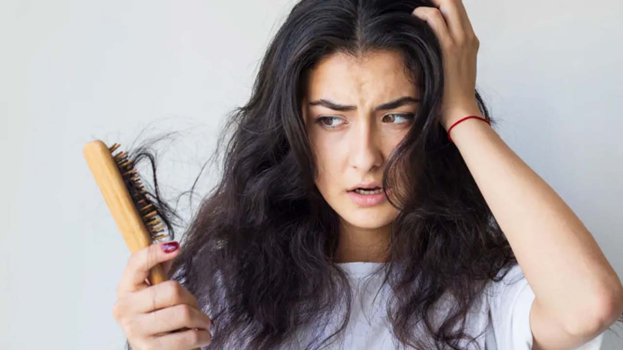 Tips For Hair Fall Control: జుట్టు రాలుతోందా ? అయితే.. ఈ టిప్స్ మీకోసమే