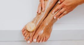 Pedicure: పాదాలు అందంగా కనిపించాలంటే ఇంట్లోనే పెడిక్యూర్ చేసుకోండి