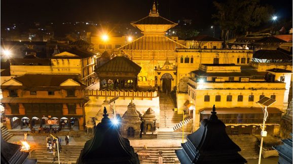 Pashupatinath Temple: వేల ఏళ్లుగా వెలుగుతూనే ఉన్న అఖండజ్యోతి.. ఆ అలయ రహస్యం ఇప్పటికీ అంతుచిక్కలేదు..!
