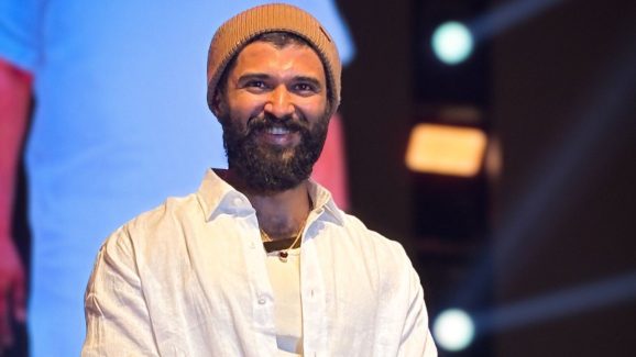 Vijay Devarakonda: విజయ్ దేవరకొండ లవ్ లెటర్.. ఓపెన్‌గా ప్రేమ గురించి బయటపెట్టేశాడుగా.!