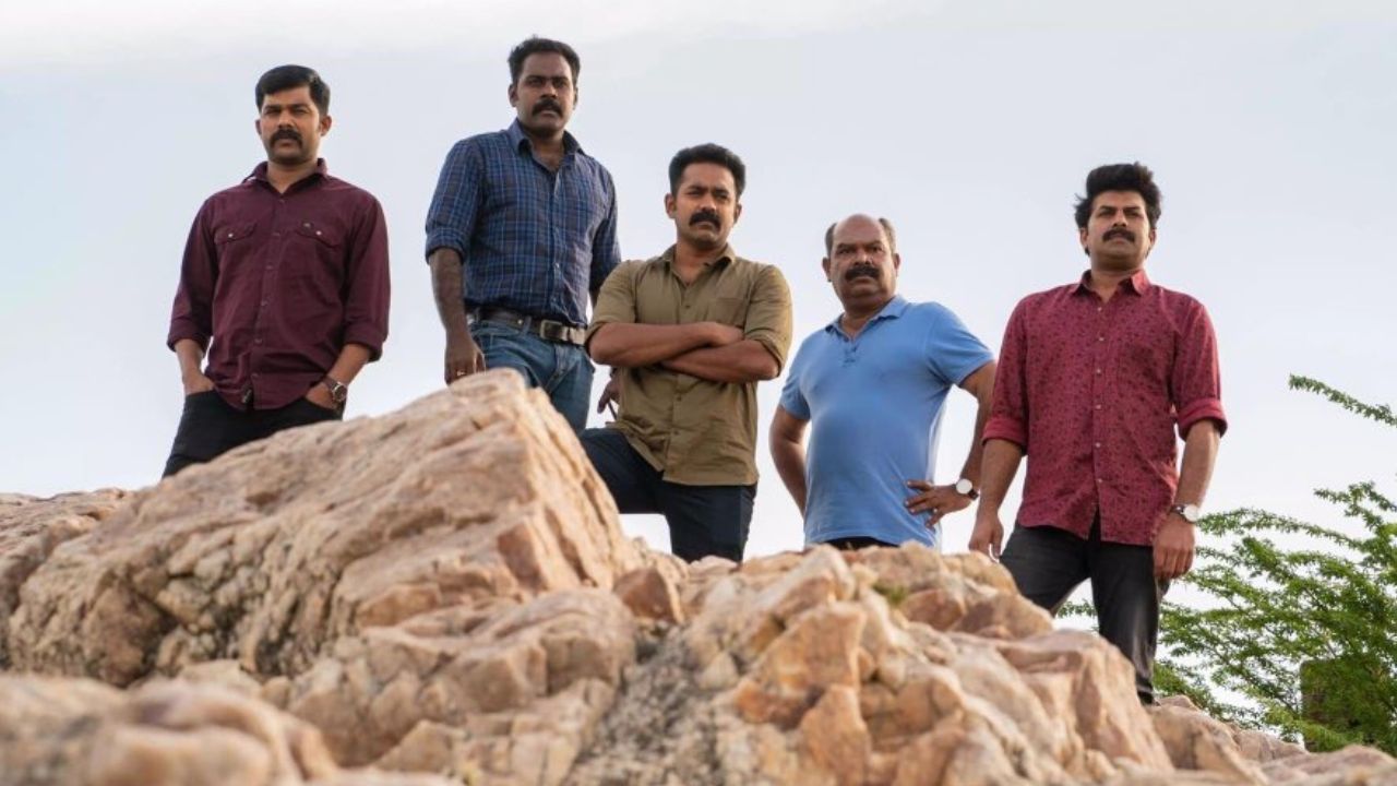 OTT Movie : పోలీసులకు చెమటలు పట్టించే దొంగతనం కేసు… సర్ప్రైజింగ్ ట్విస్టులతో మెంటలెక్కించే మలయాళం క్రైమ్ థ్రిల్లర్