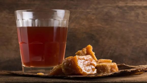 Jaggery water: వేసవిలో బెల్లం నీరు తాగితే.. ఎం జరుగుతుందో తెలుసా?