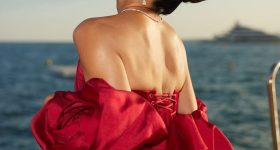 Jacqueline Fernandez: రెడ్ వెల్వెట్ గౌన్ లో బార్బీ బొమ్మలా మారిన జాక్వెలిన్..!