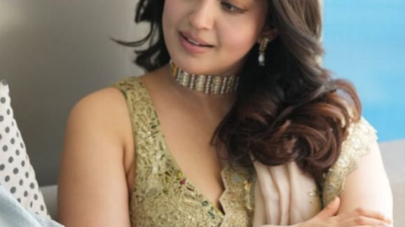 Pranitha Subhash: దుబాయ్ వెడ్డింగ్ డైరీస్.. ఆకట్టుకునే ఫోజులతో..!