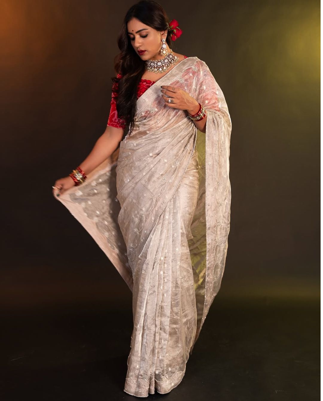 Vithika Sheru: వింటేజ్ లుక్ లో వితికా.. జాబిలమ్మలా..!