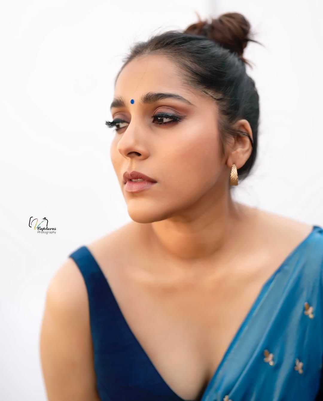 Rashmi Gautam: చీరకట్టులో మతులు పోగొడుతున్న రష్మీ.. ఫోటోలు వైరల్..!