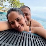 Anasuya Bharadwaj: స్విమ్మింగ్ పూల్ లో జలకాలాడుతున్న అనసూయ.. ఫొటోస్ వైరల్..!