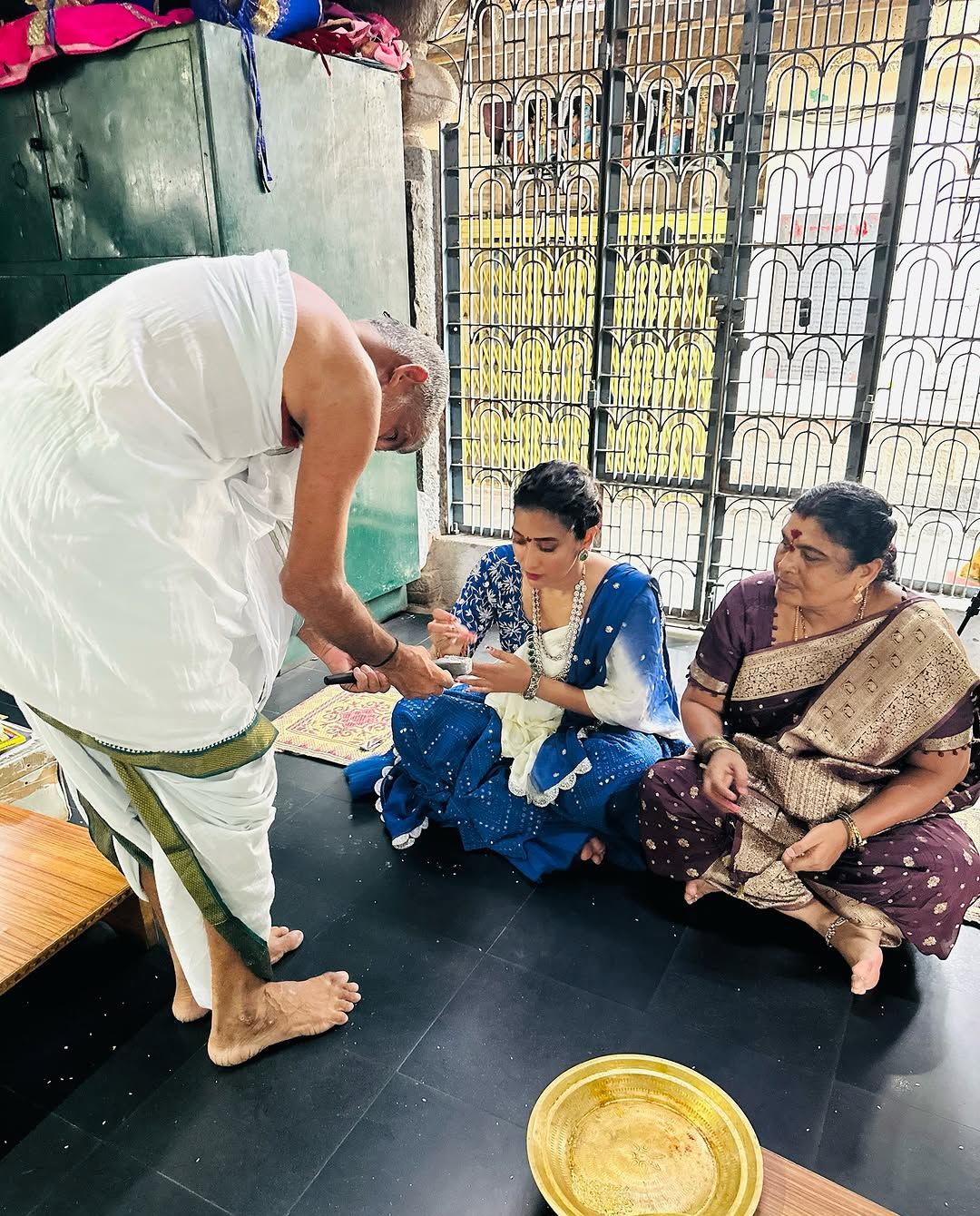 Bhanu Sri: భక్తి పారవశ్యంలో మునిగితేలుతున్న భాను శ్రీ.. ఫోటోలు వైరల్!